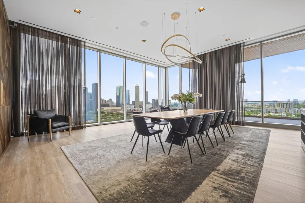 1711 Allen Parkway #1703 Houston, TX 77019