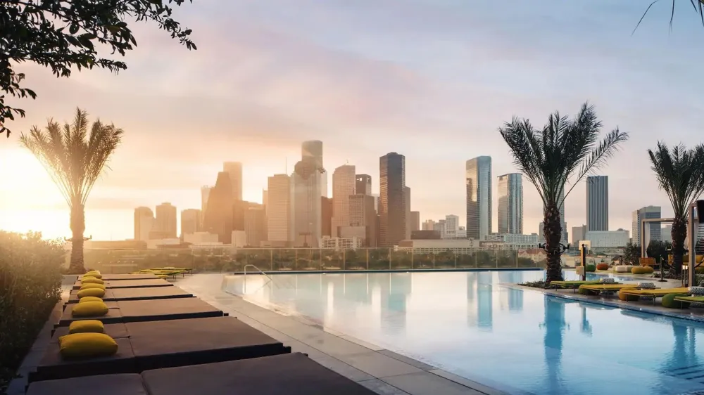 1711 Allen Parkway #1703 Houston, TX 77019
