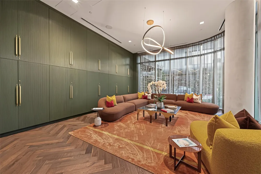 1711 Allen Parkway #1703 Houston, TX 77019