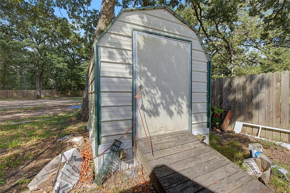 179 County Road 3105 Crockett, TX 75835