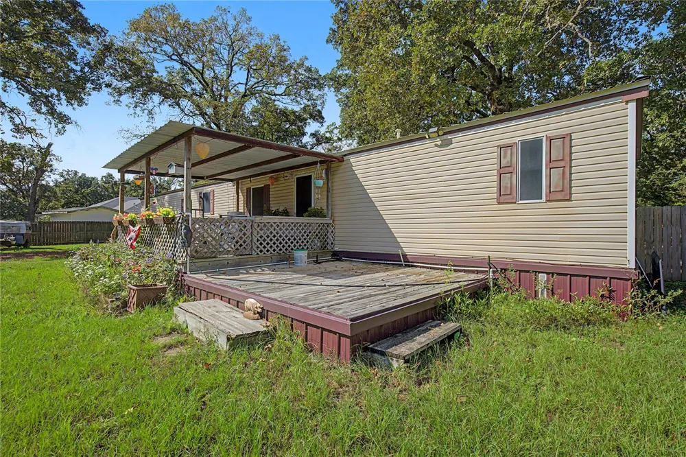 179 County Road 3105 Crockett, TX 75835