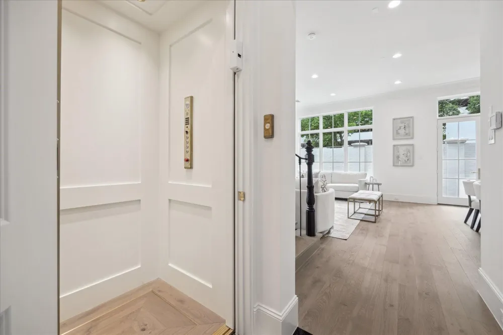 7 Wentworth Gate Path Houston, TX 77027