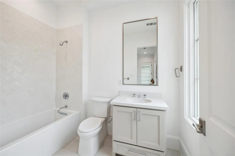 7 Wentworth Gate Path Houston, TX 77027
