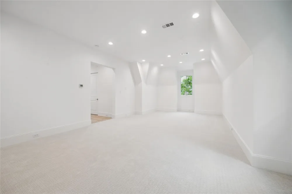 7 Wentworth Gate Path Houston, TX 77027