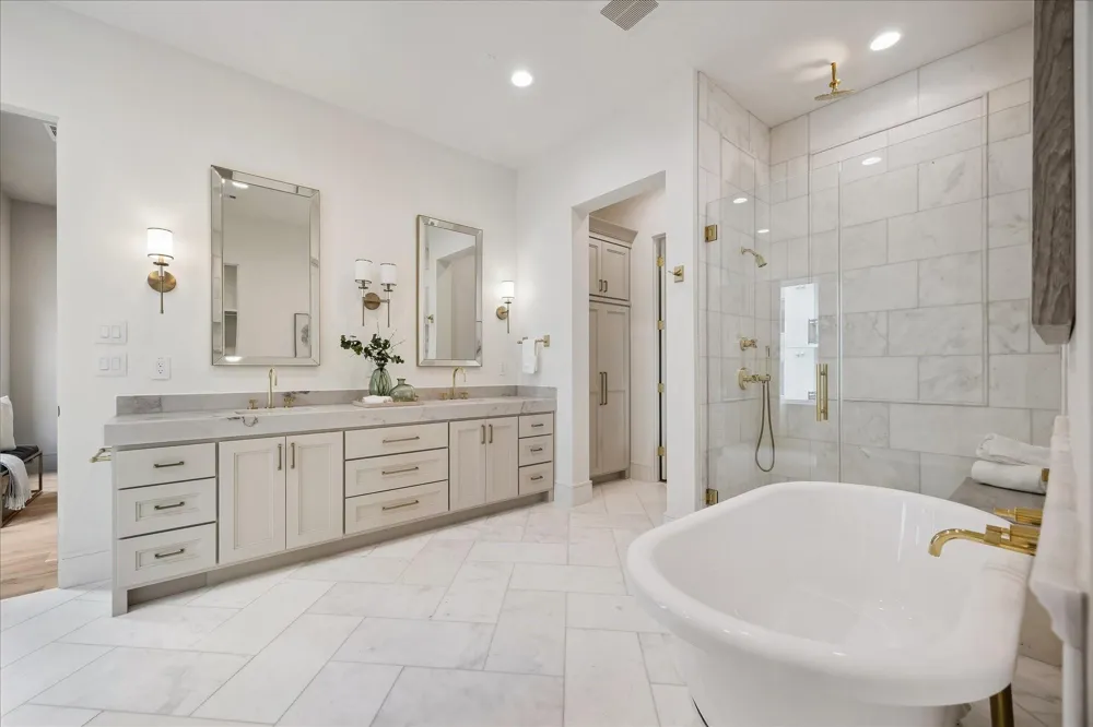 13 Wentworth Gate Path Houston, TX 77027