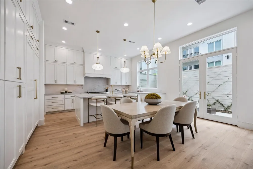 13 Wentworth Gate Path Houston, TX 77027