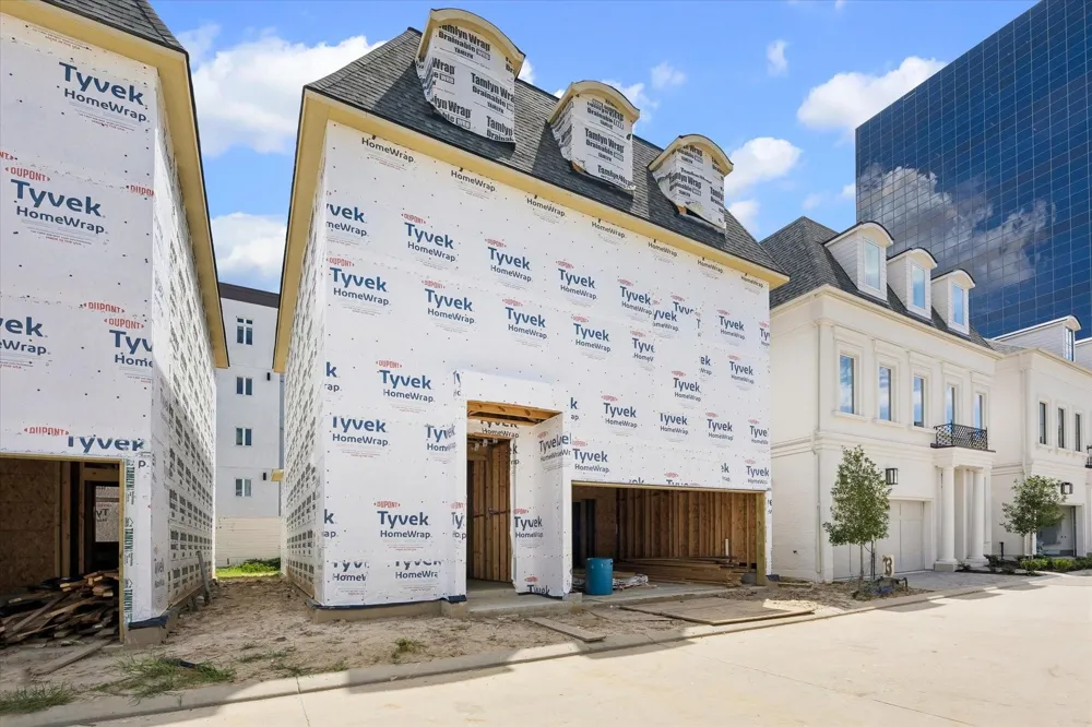 13 Wentworth Gate Path Houston, TX 77027