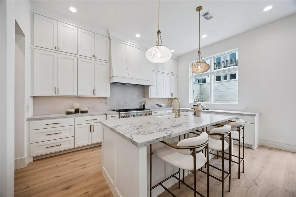 13 Wentworth Gate Path Houston, TX 77027