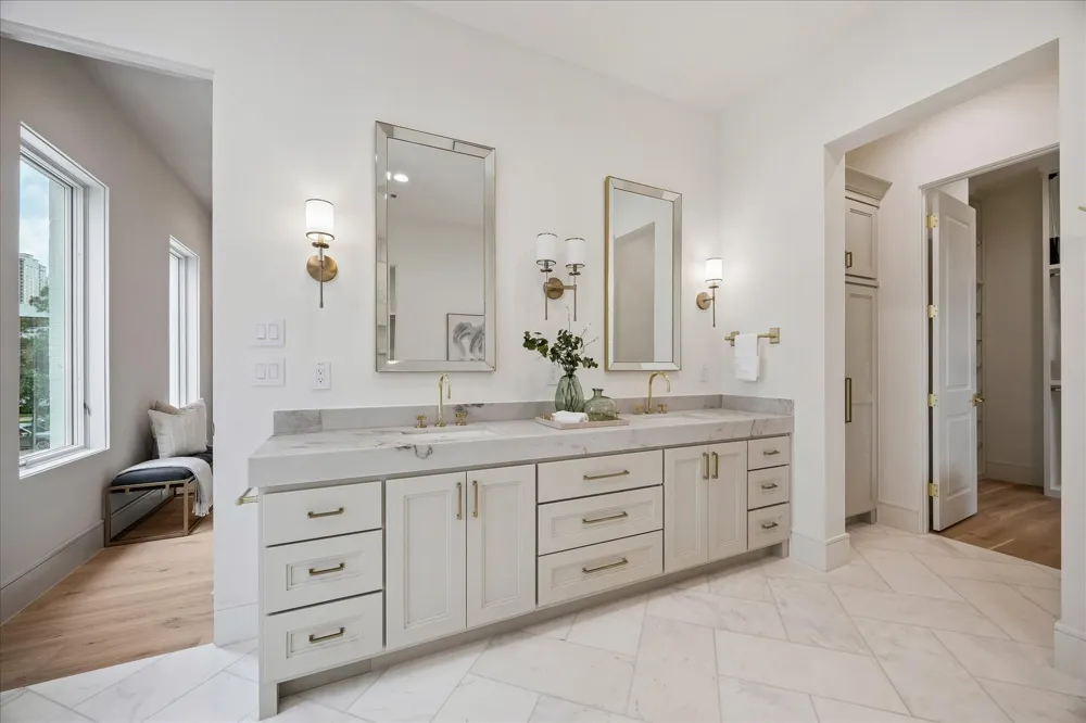 13 Wentworth Gate Path Houston, TX 77027