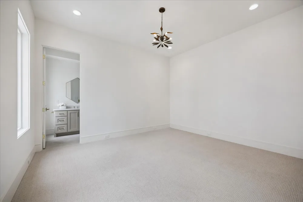 13 Wentworth Gate Path Houston, TX 77027