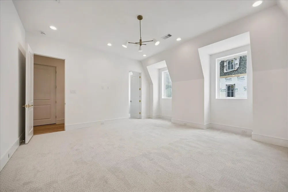 13 Wentworth Gate Path Houston, TX 77027