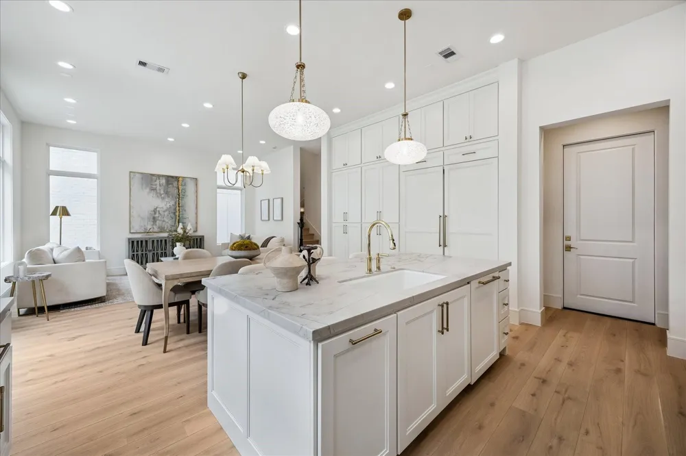 13 Wentworth Gate Path Houston, TX 77027
