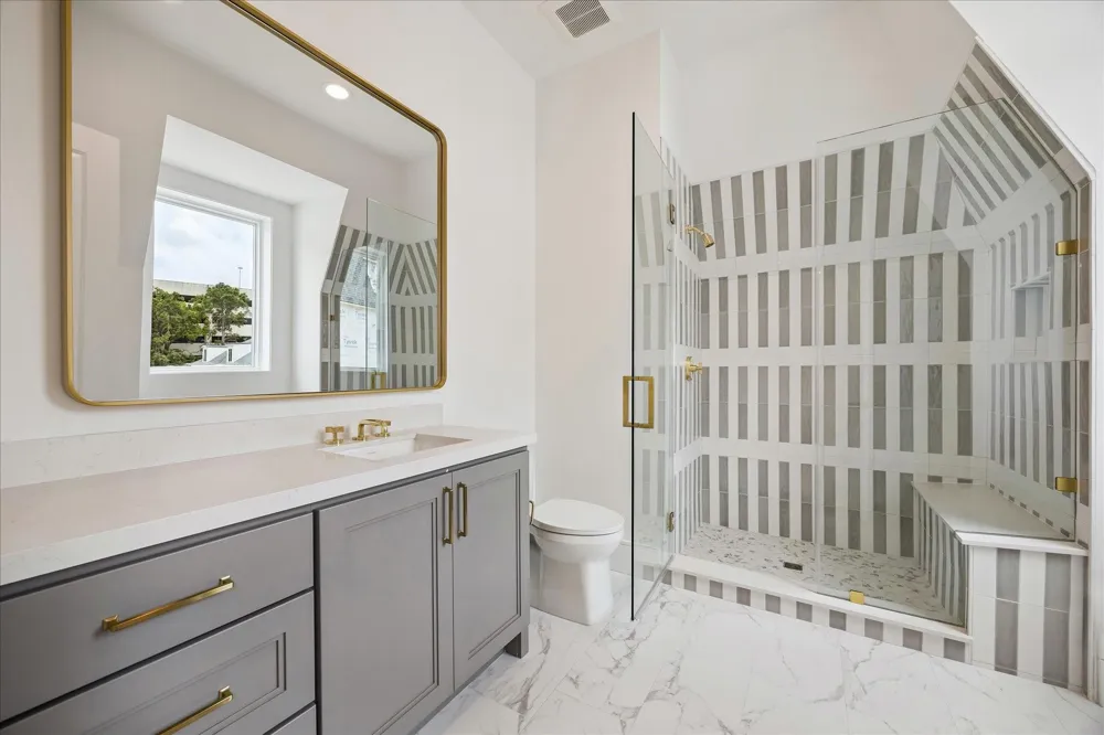 13 Wentworth Gate Path Houston, TX 77027