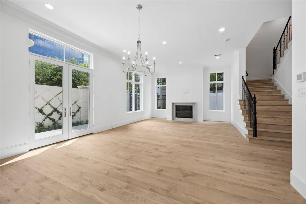 31 Wentworth Gate Path Houston, TX 77027