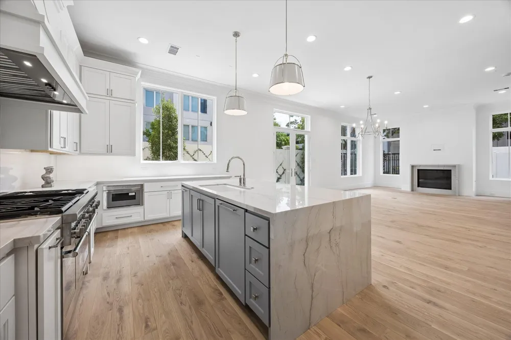 31 Wentworth Gate Path Houston, TX 77027