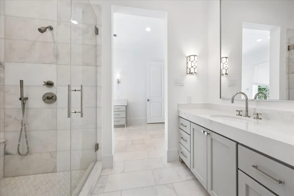 31 Wentworth Gate Path Houston, TX 77027
