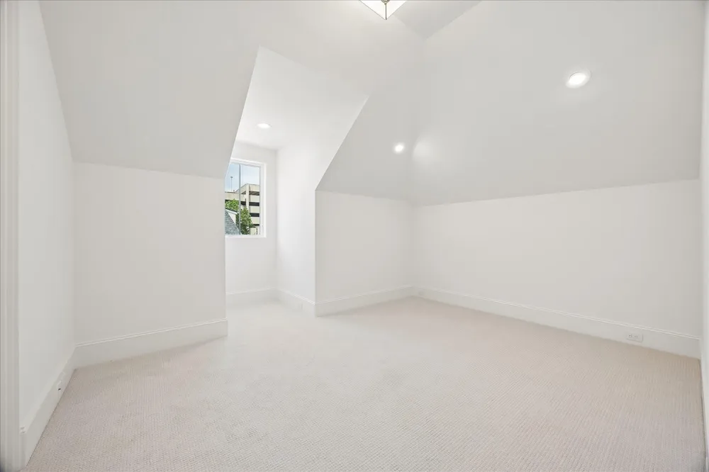 31 Wentworth Gate Path Houston, TX 77027