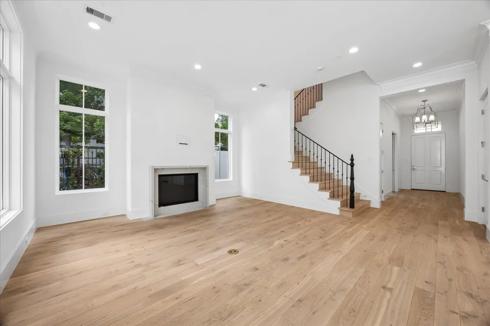 31 Wentworth Gate Path Houston, TX 77027
