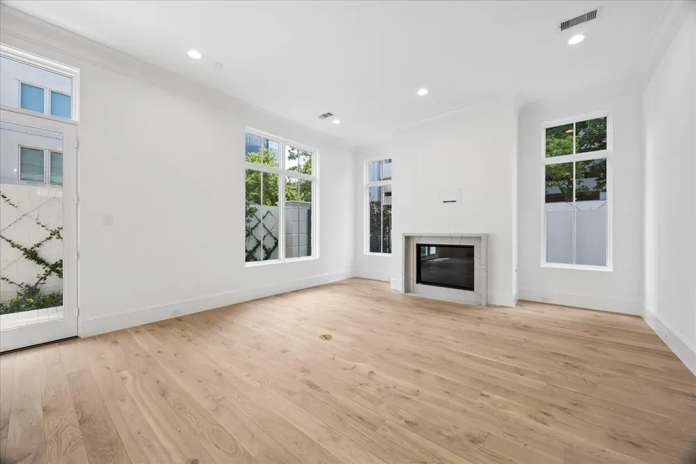 31 Wentworth Gate Path Houston, TX 77027