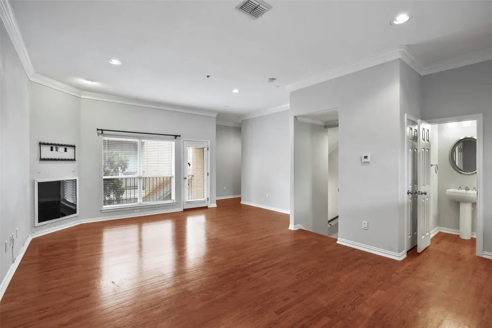 3119 Cedarplaza Lane #303 Dallas, TX 75235