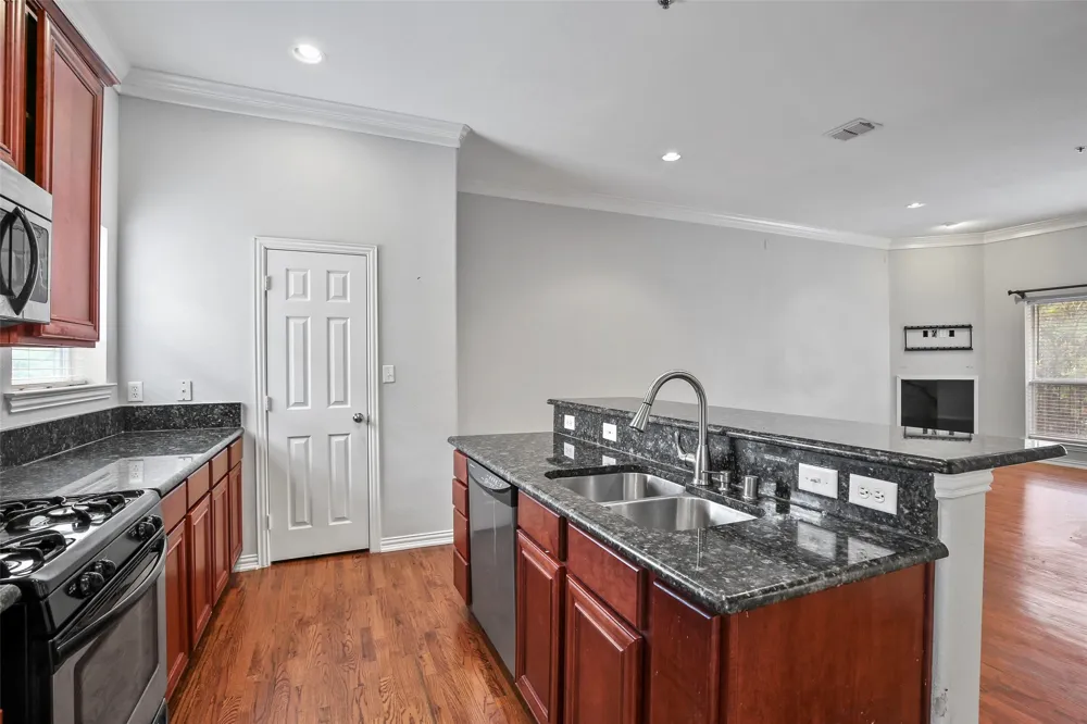 3119 Cedarplaza Lane #303 Dallas, TX 75235