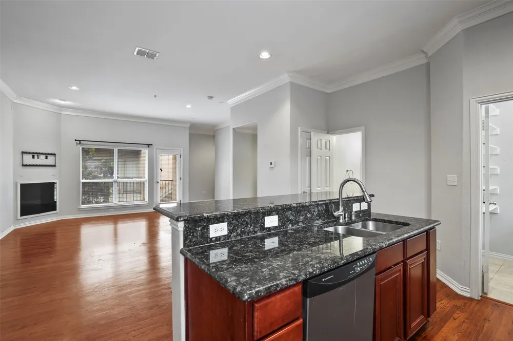 3119 Cedarplaza Lane #303 Dallas, TX 75235