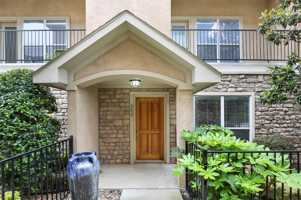 3119 Cedarplaza Lane #303 Dallas, TX 75235