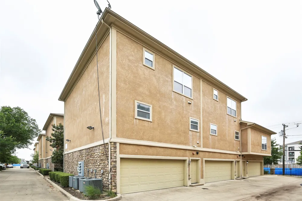 3119 Cedarplaza Lane #303 Dallas, TX 75235