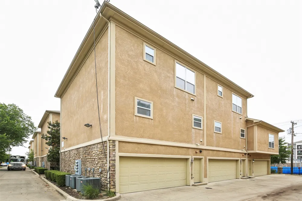 3119 Cedarplaza Lane #303 Dallas, TX 75235