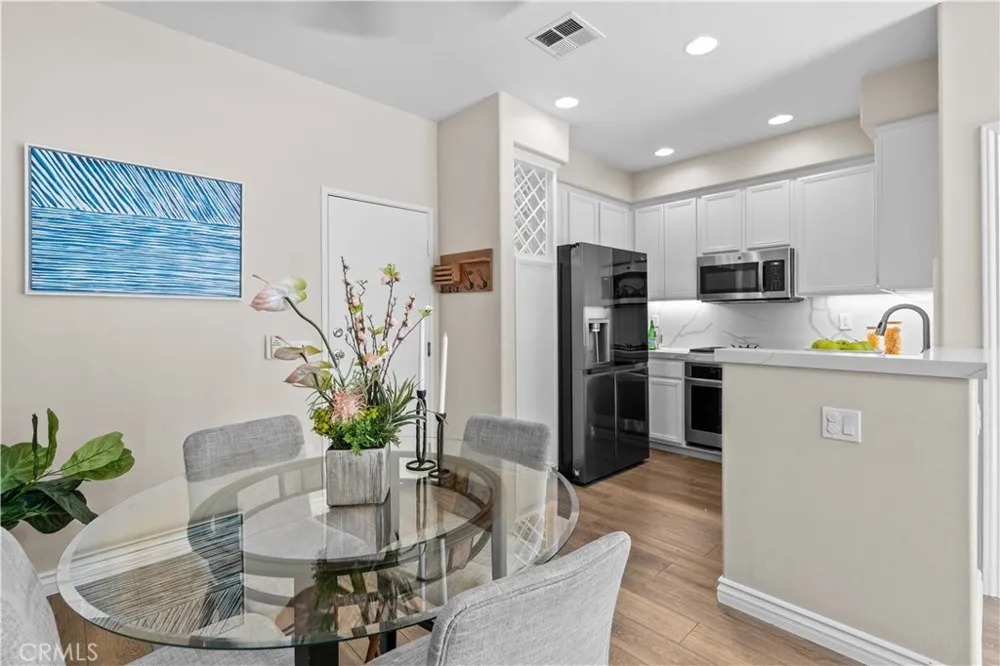 835 S Taos Way Anaheim, CA 92808