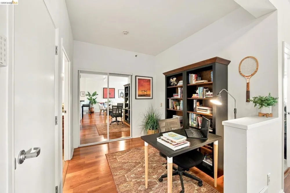 1 Lakeside Dr #607 Oakland, CA 94612