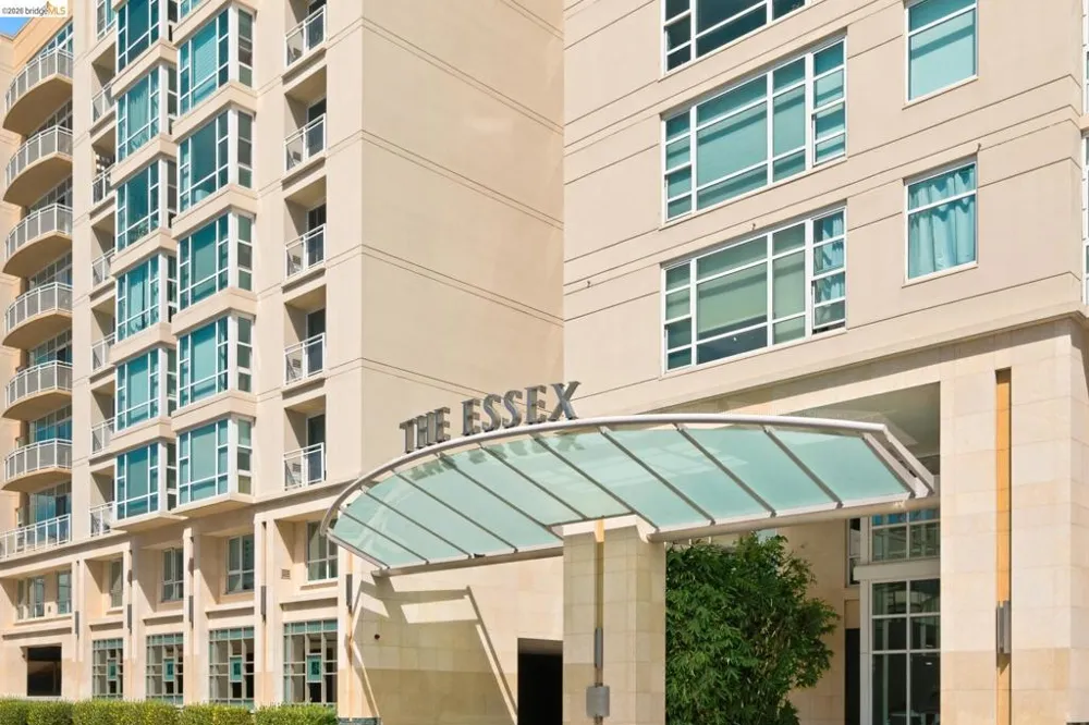 1 Lakeside Dr #607 Oakland, CA 94612
