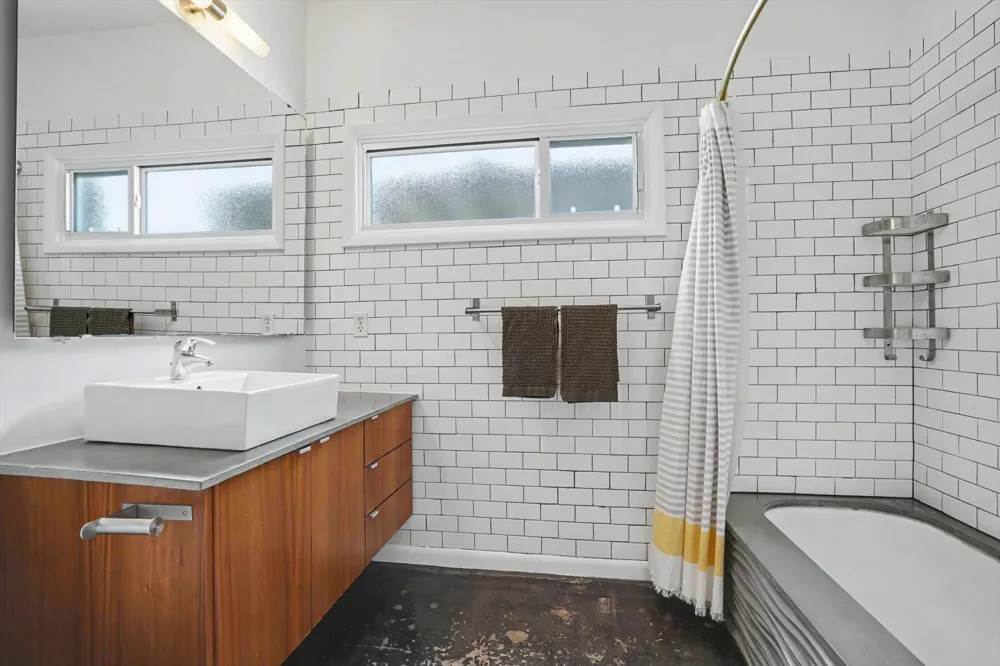 4939 E 26th Place Tulsa, OK 74114