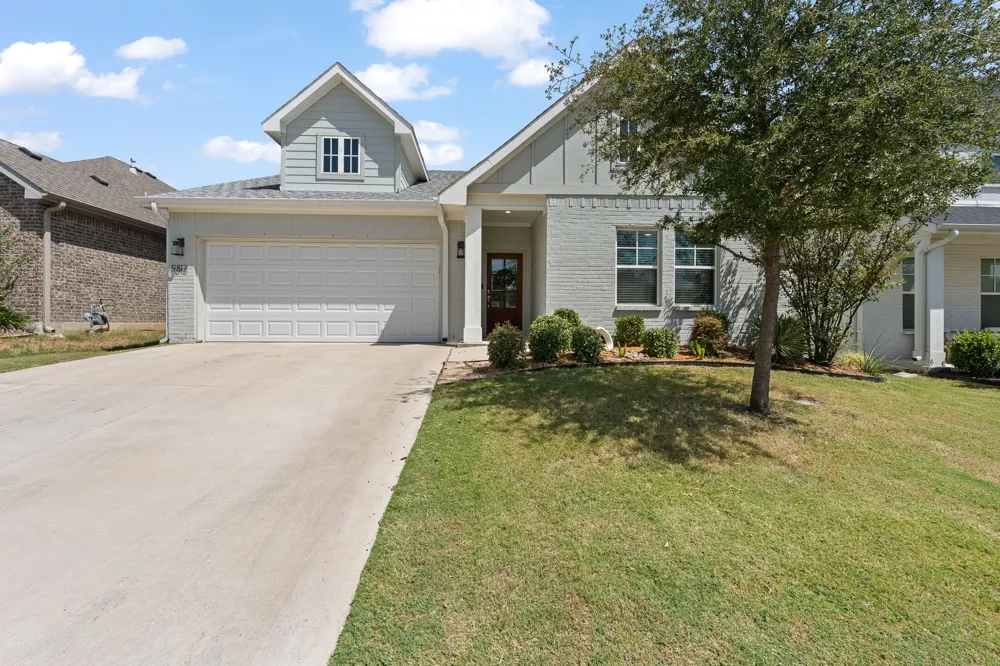 9812 Chaparral Pass Fort Worth, TX 76126