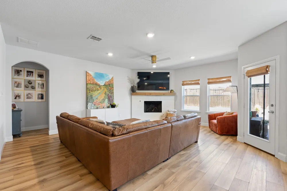 9812 Chaparral Pass Fort Worth, TX 76126