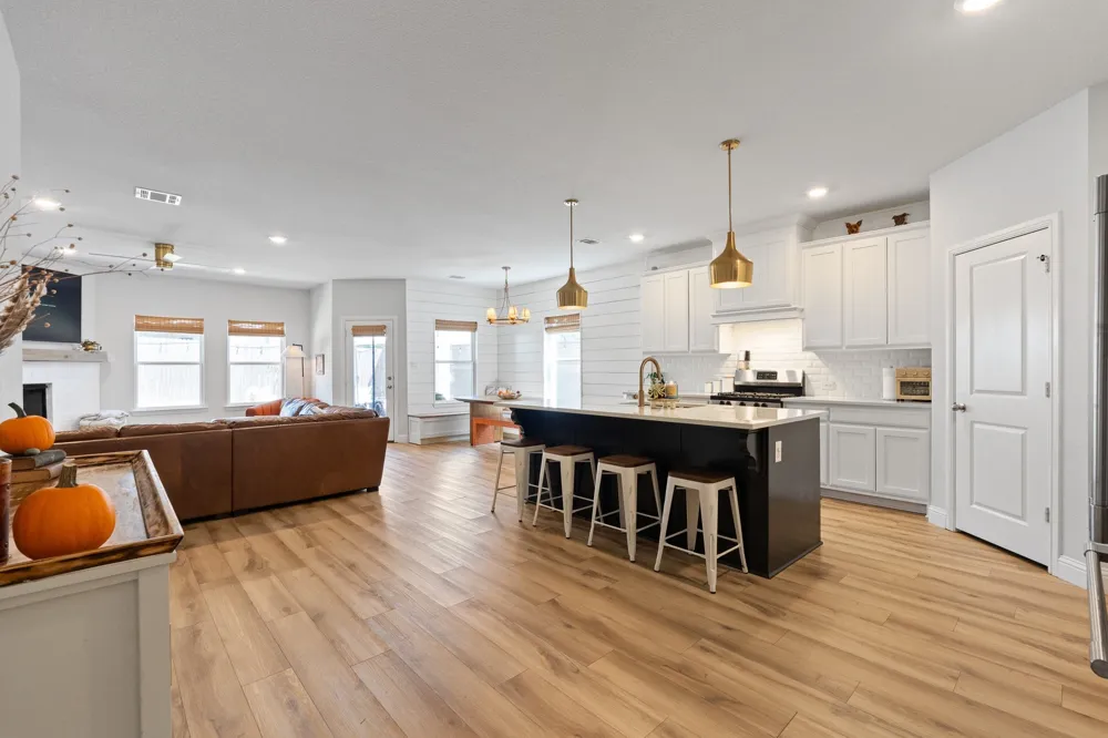 9812 Chaparral Pass Fort Worth, TX 76126
