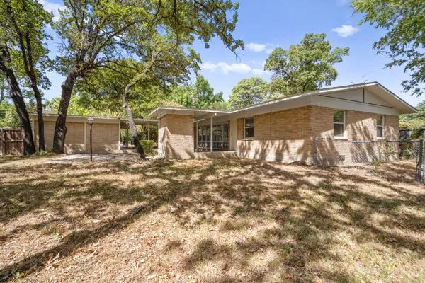2514 Sherwood Street Denton, TX 76209