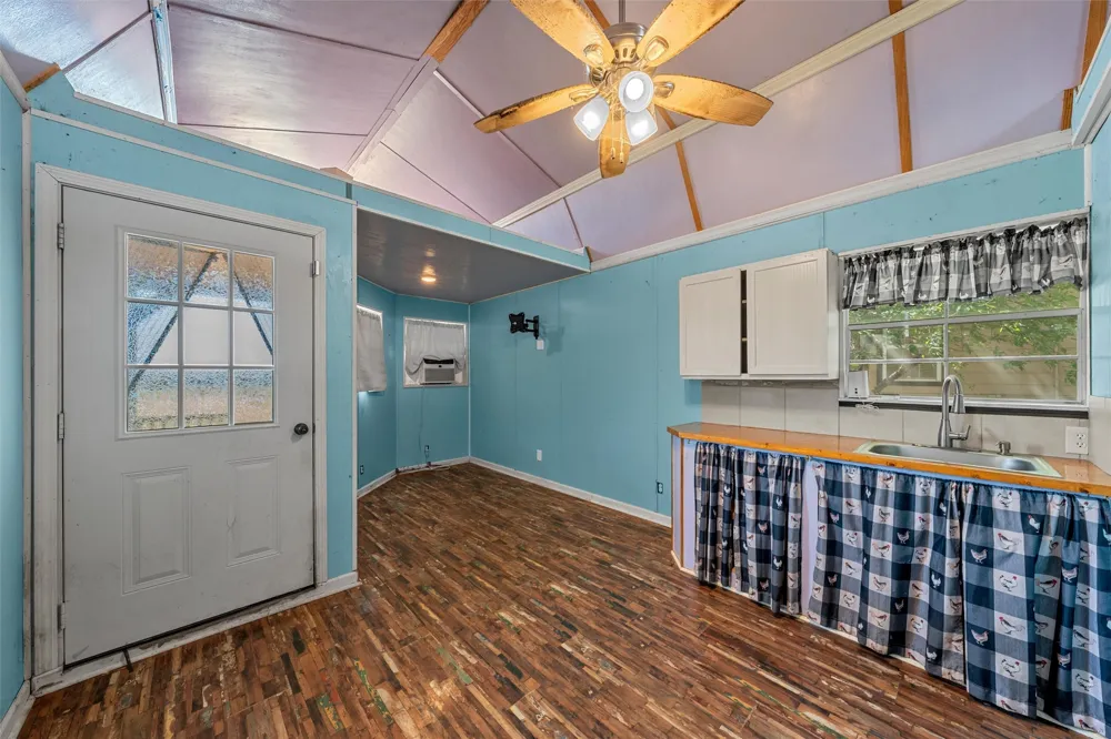 3370 County Road 303 Oglesby, TX 76561
