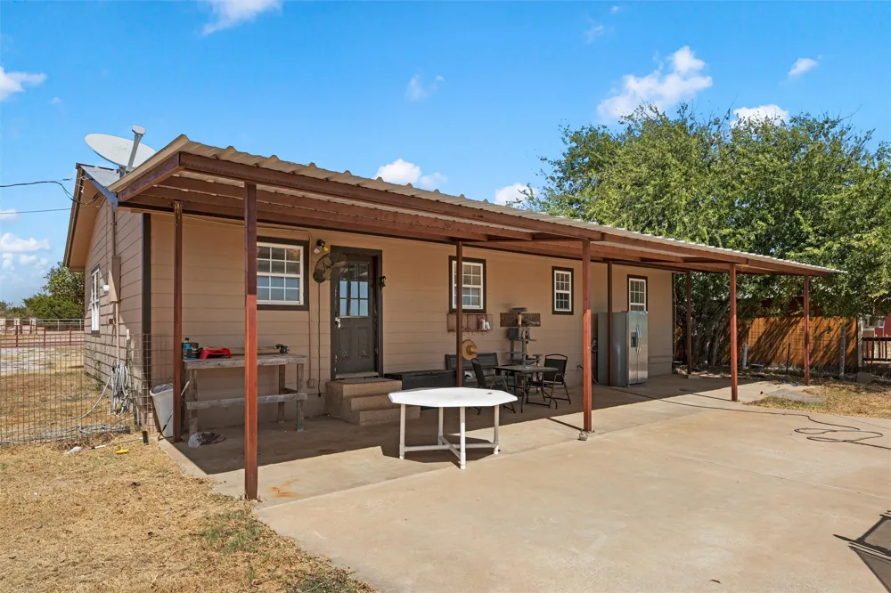 3370 County Road 303 Oglesby, TX 76561