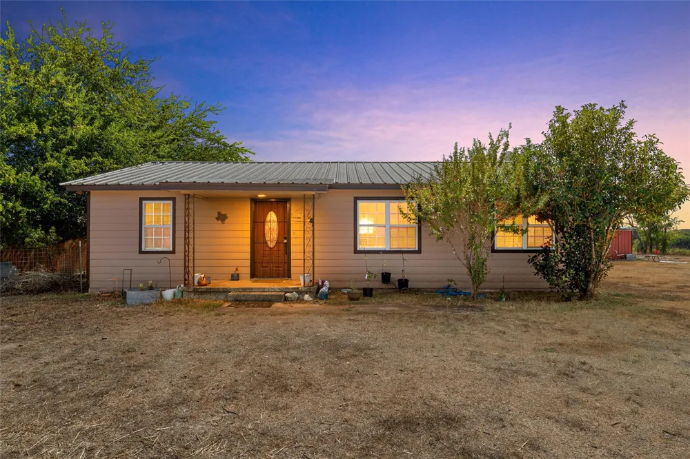 3370 County Road 303 Oglesby, TX 76561