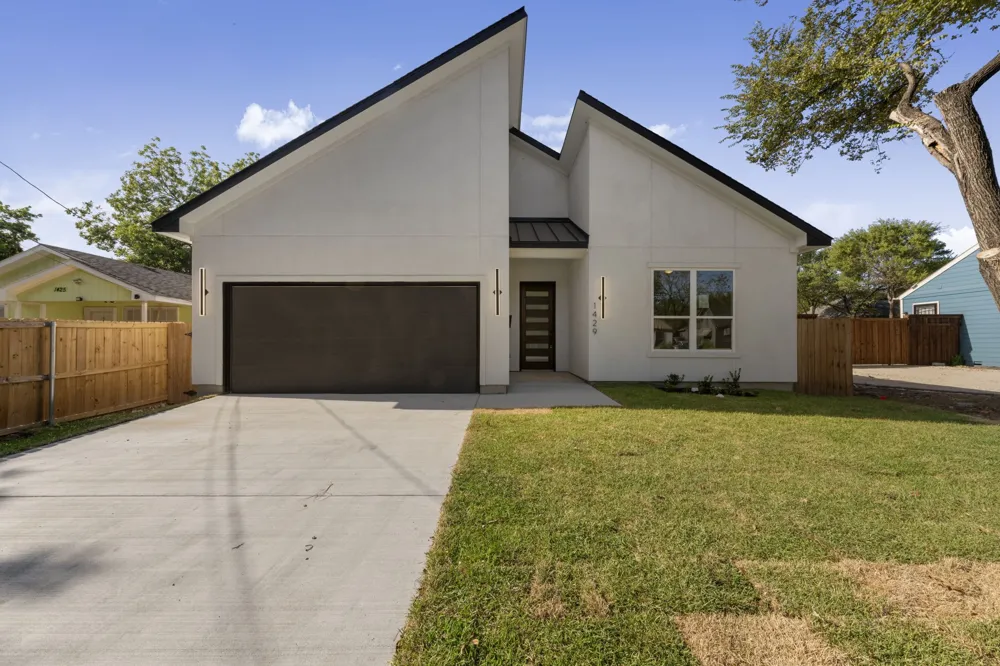 1429 E Ann Arbor Avenue Dallas, TX 75216
