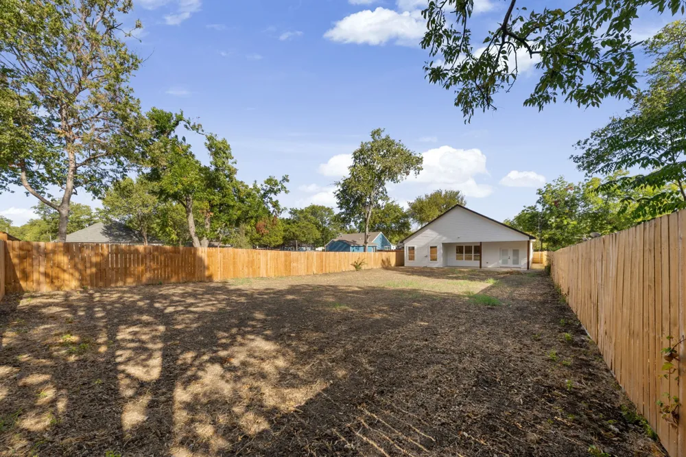 1429 E Ann Arbor Avenue Dallas, TX 75216