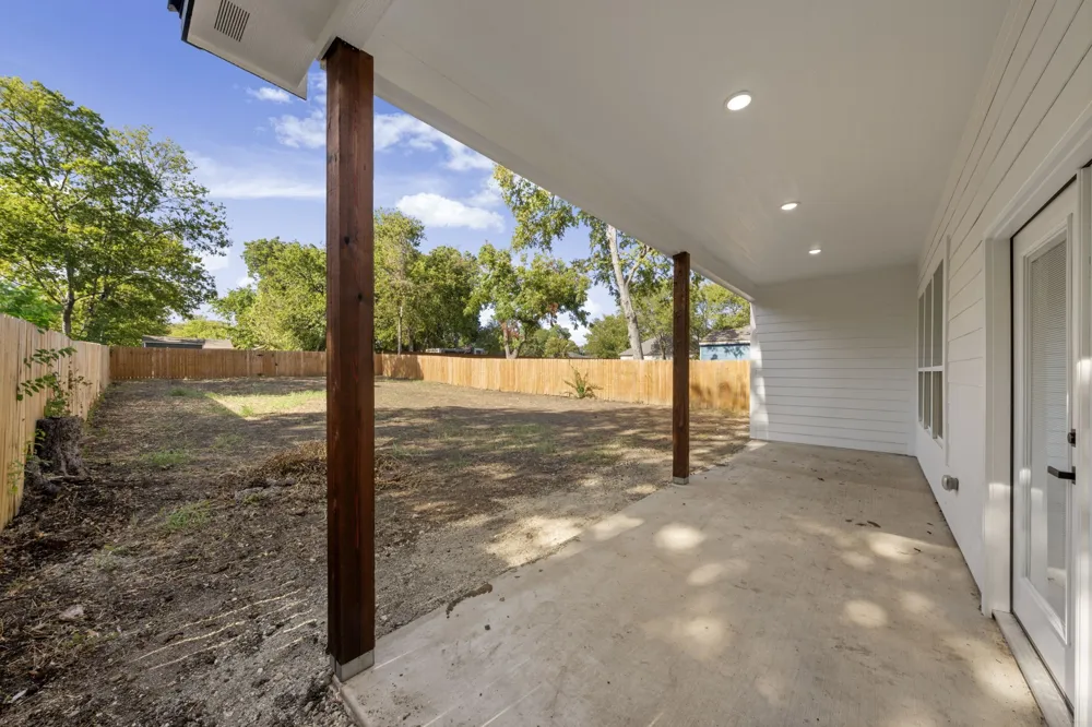 1429 E Ann Arbor Avenue Dallas, TX 75216