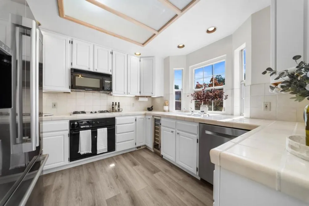 1591 Fifth Avenue Belmont, CA 94002