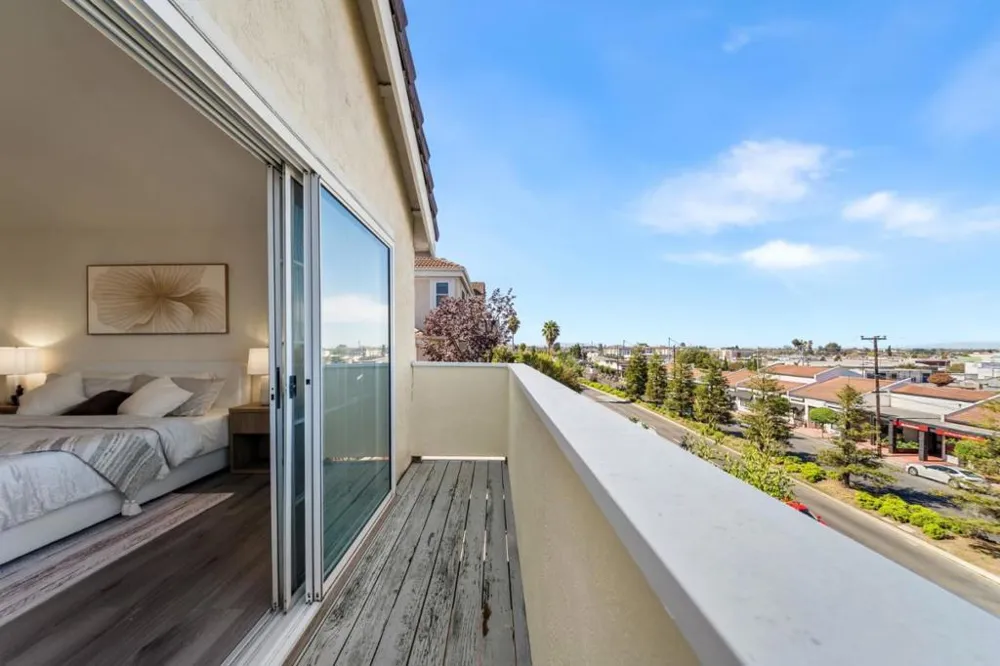 1591 Fifth Avenue Belmont, CA 94002