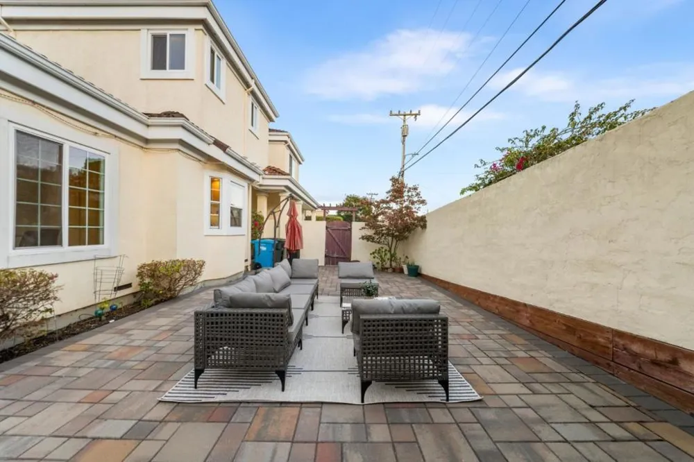 1591 Fifth Avenue Belmont, CA 94002
