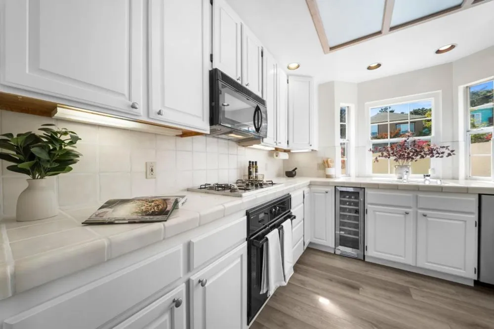 1591 Fifth Avenue Belmont, CA 94002