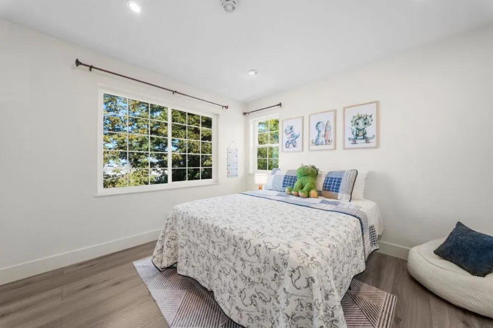 1591 Fifth Avenue Belmont, CA 94002