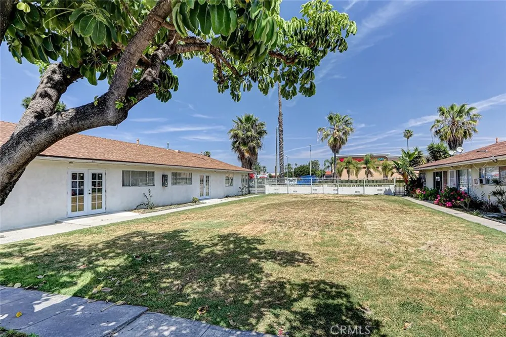 2018 E La Palma Avenue Anaheim, CA 92806