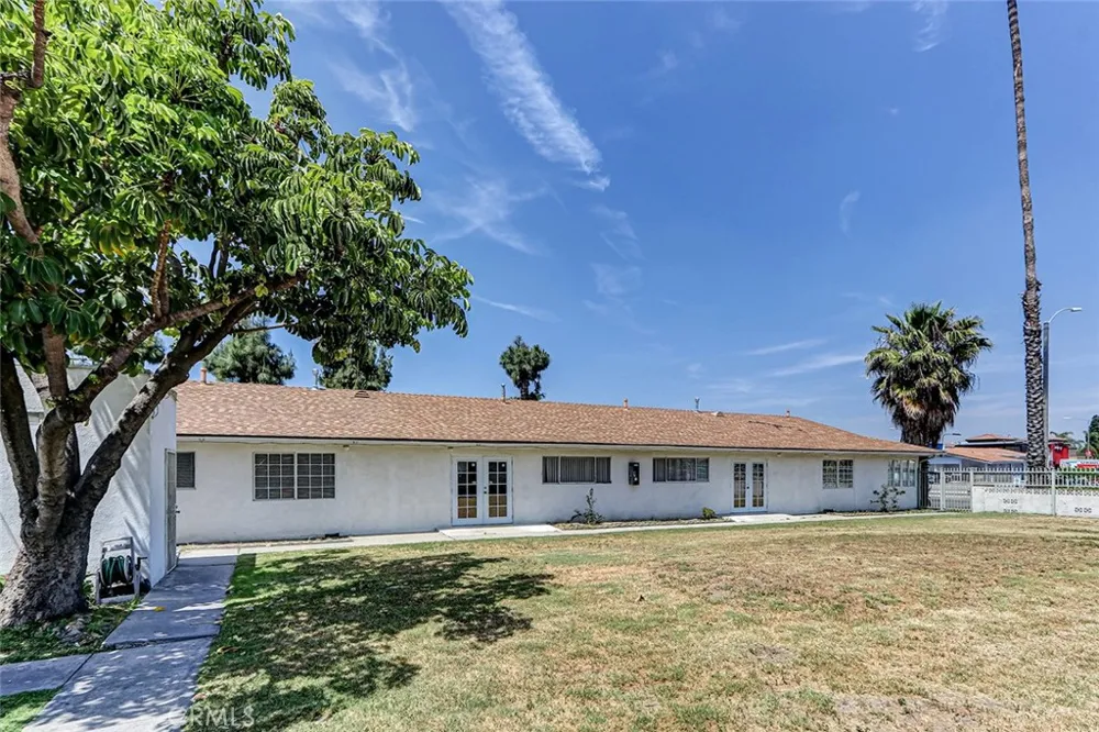 2018 E La Palma Avenue Anaheim, CA 92806
